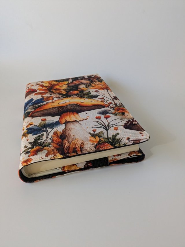Etui na książkę - grzyby