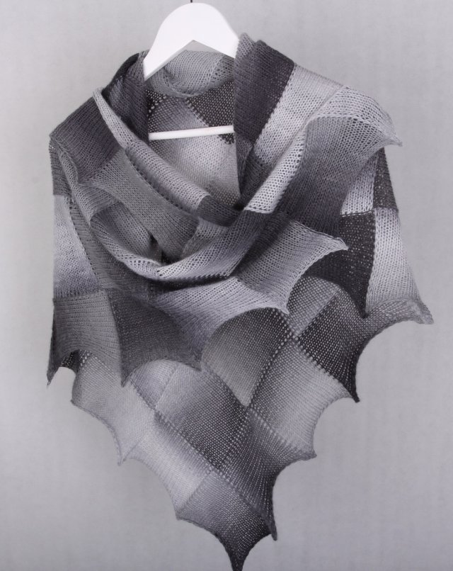 Chusta w szarościach