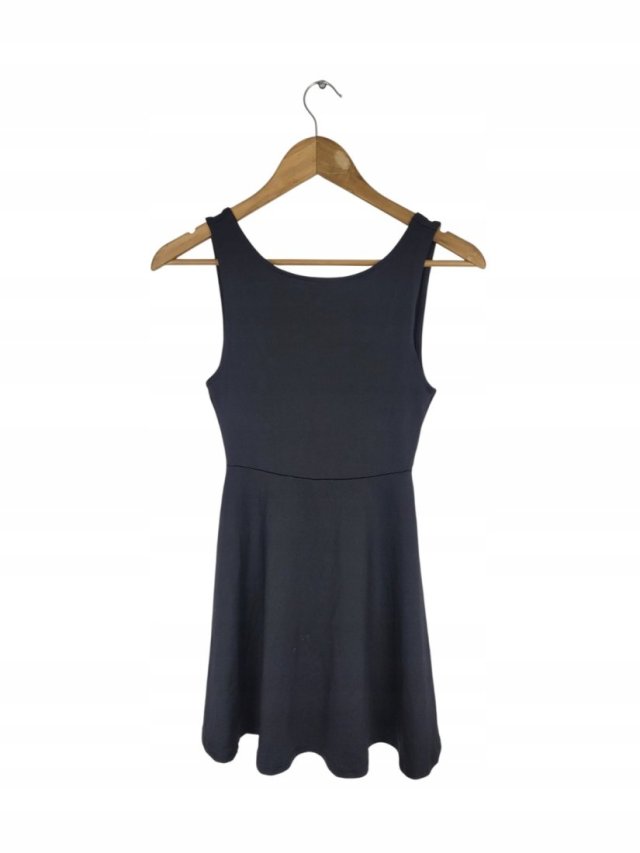 H&M elastyczny materiał sukienka czarna 34 XS