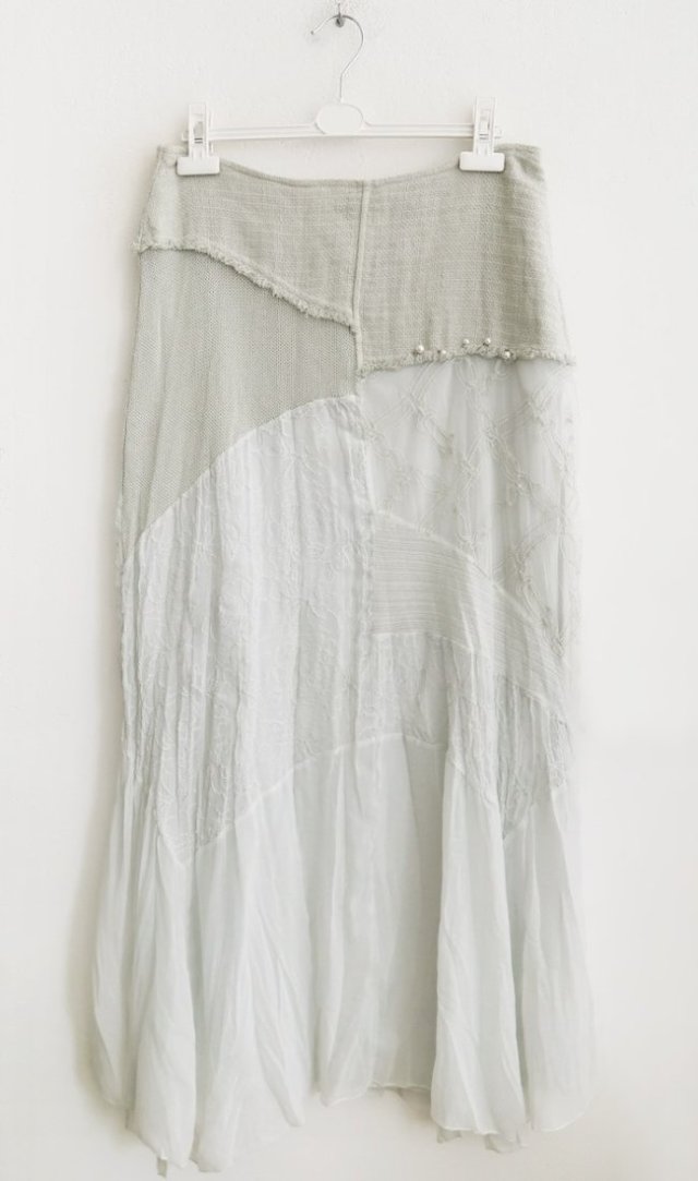 Ciekawa, zwiewna spódnica M