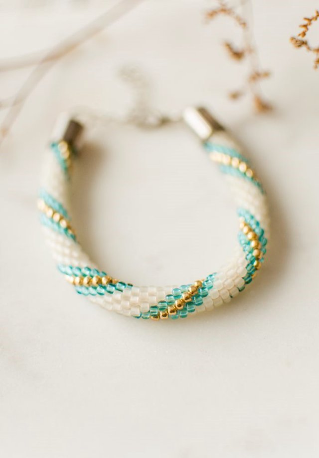 koralikowa bransoletka