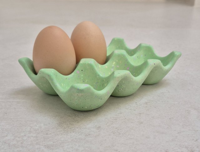 Dekoracyjna podstawka na jajka pisanki | nowoczesna tacka wielkanocna - zieleń z kolorowym lastryko