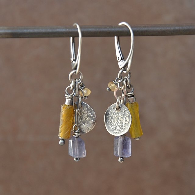 Kolczyki ze szkłem antycznym i iolitem