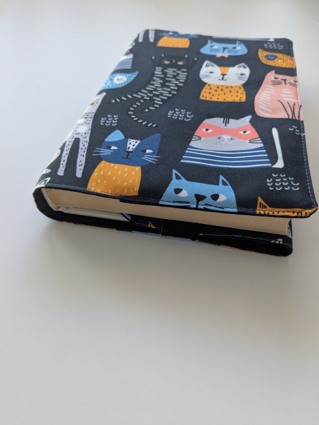 Etui na książkę - koty