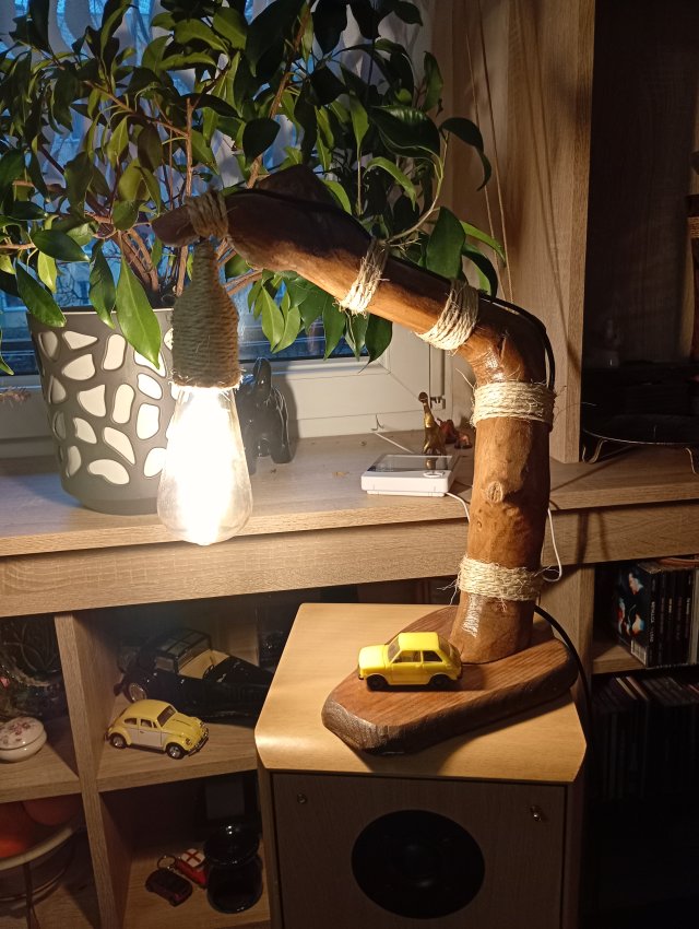 Lampa drewniana dekoracyjna handmade