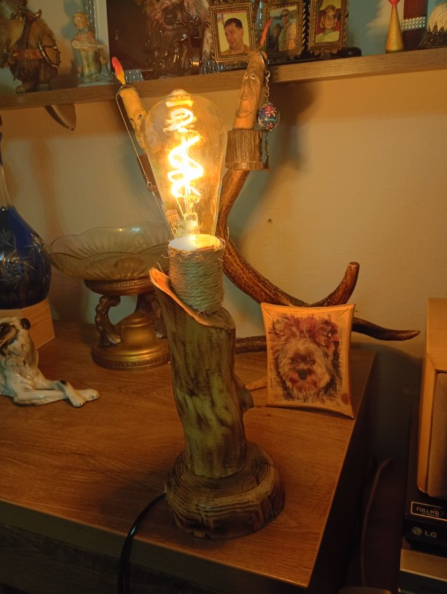 Drewniana lampa dekoracyjna handmade