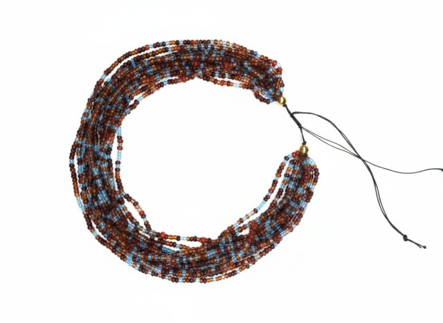 Ręcznie robiony naszyjnik wielorzędowy - Brąz i Błękit z makramowym zapięciem i złotymi detalami