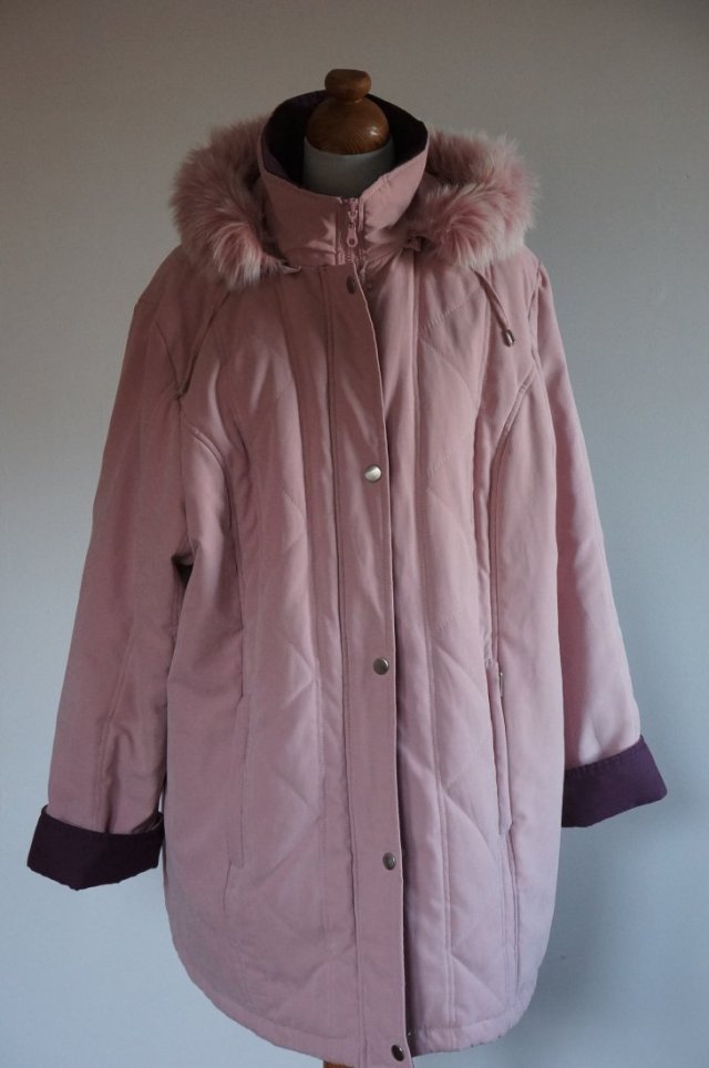 Kurtka z kapturem   *4