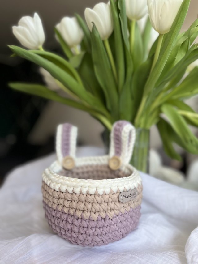 Ręcznie pleciony organizer do łóżeczka – bawełniany koszyczek Boho wielobarwny