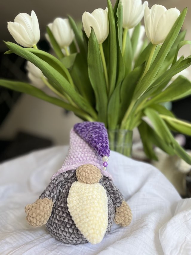 Ręcznie robiony gnom lawendowy - Amigurumi 23 cm