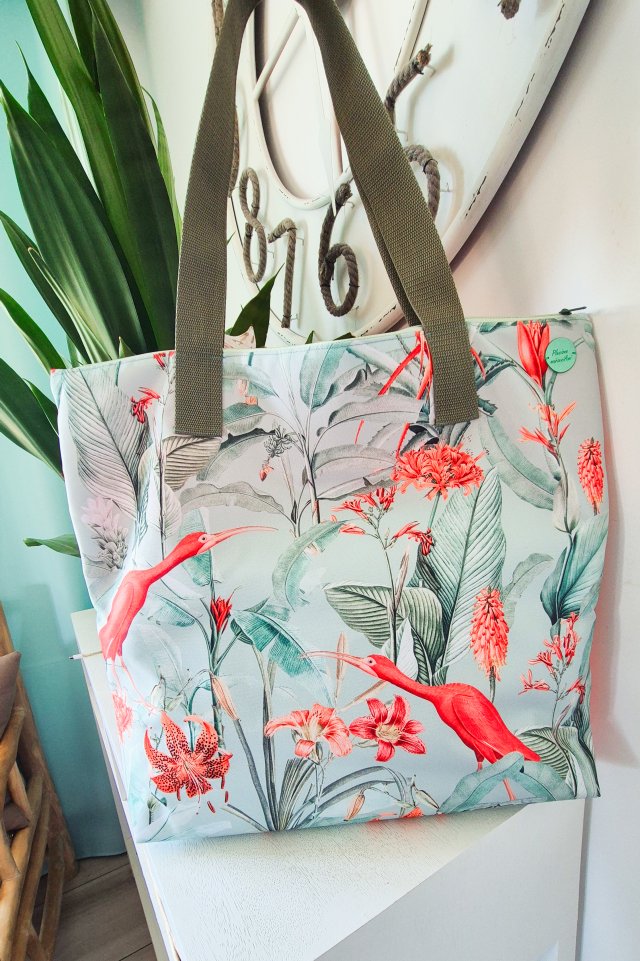 Torba z wodoodpornego materialu