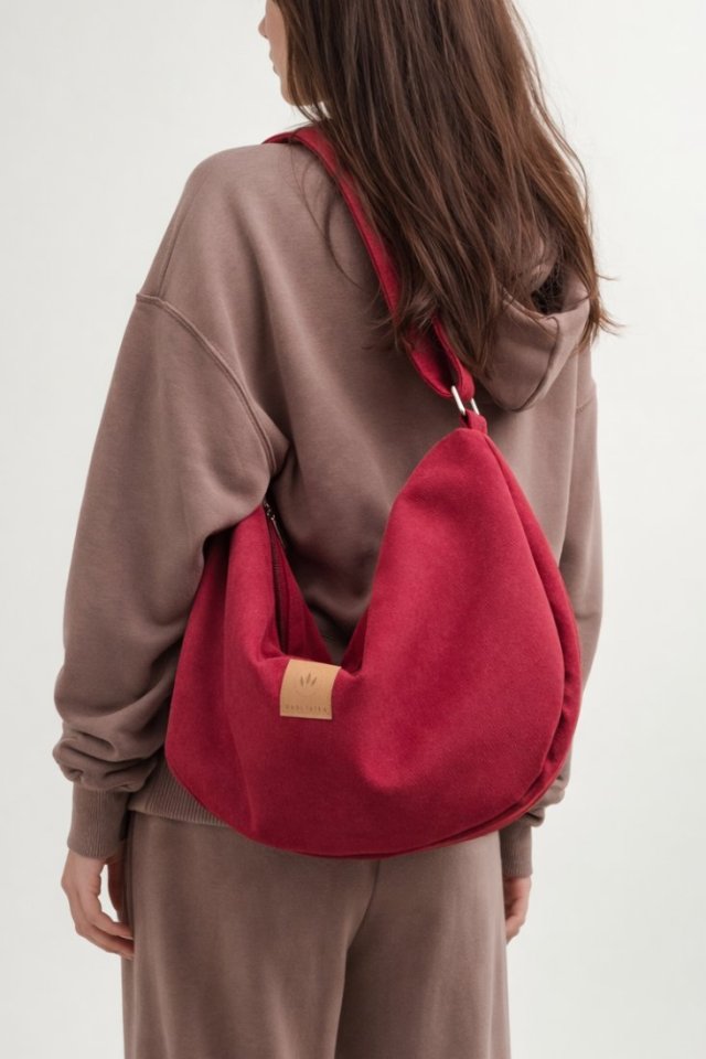 Zamszowa torba hobo Czerwona