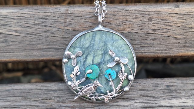 Ptak w ogródku - wisiorek