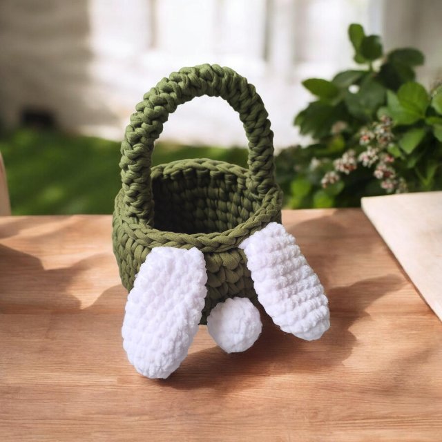 Uroczy koszyczek Wielkanocny dla dzieci z uszkami