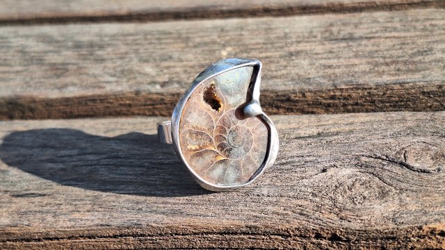 Amonit - pierścionek regulowany