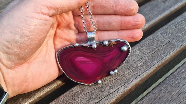 Róż włóż - wisiorek