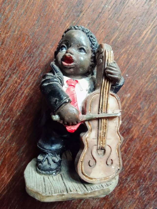 vintage figurka muzyka jazz blues kontrabasista