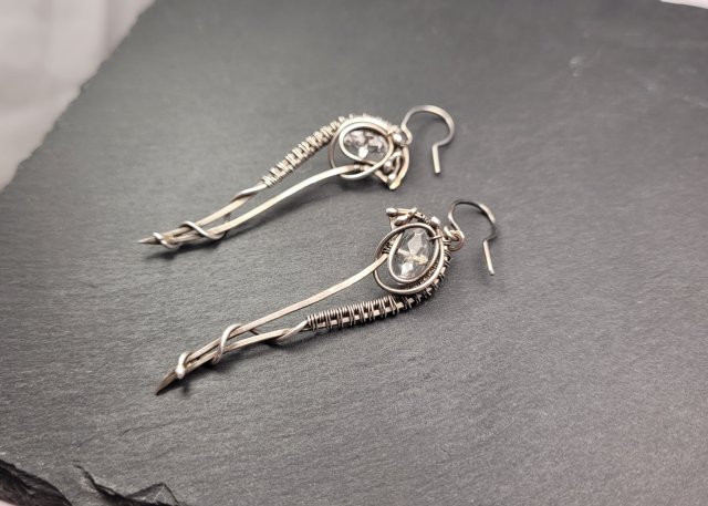 Srebrne kolczyki z kryształem | Długie srebrne kolczyki z kryształem – lekkie