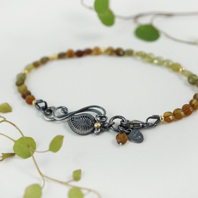 Muśnięta słońcem III - srebrna bransoletka z motywem roślinnym