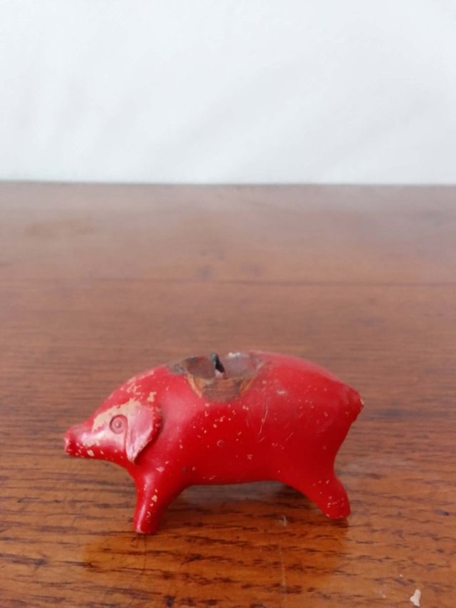 vintage świecznik czerwona świnka