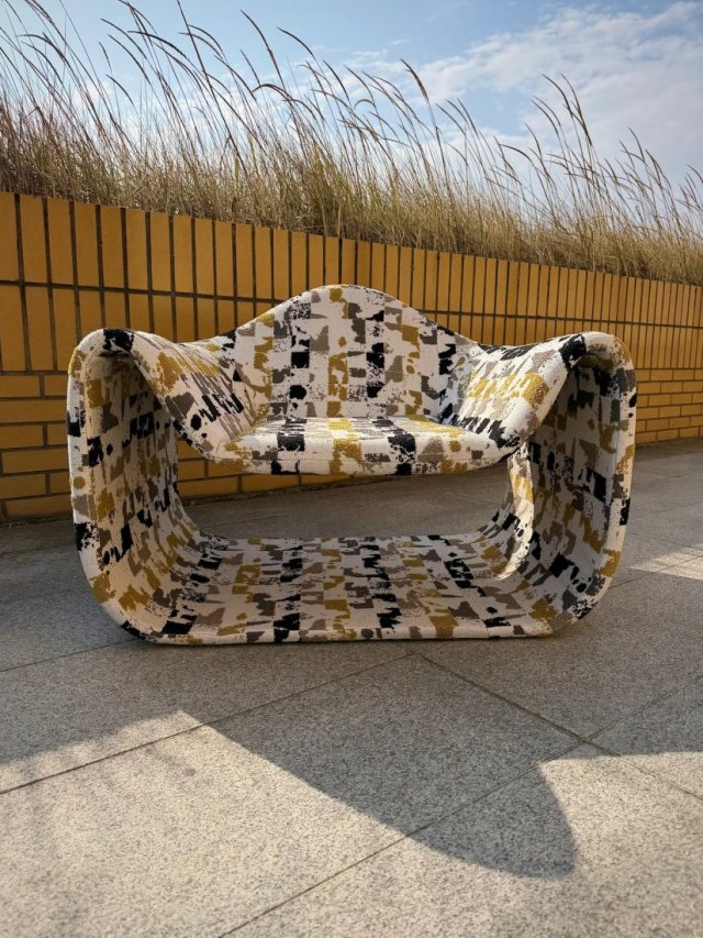 Fotel minimalistyczny nowoczesny Gaudi spring