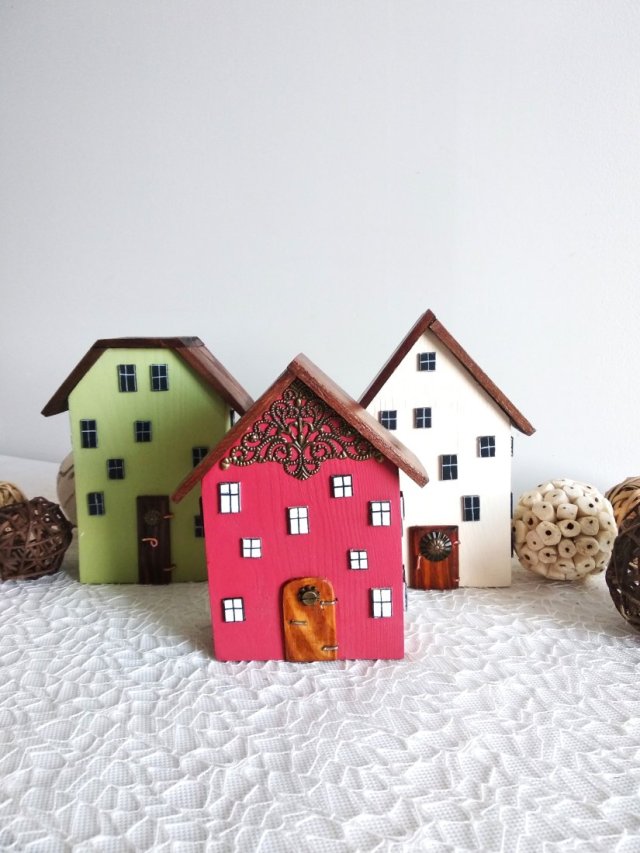 Kolorowa Uliczka – ręcznie robiony zestaw drewnianych domków dekoracyjnych
