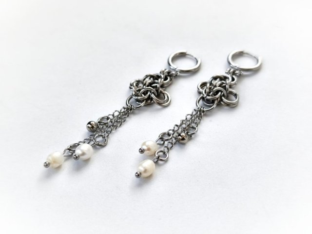 Kolczyki chainmaille z perłami i łańcuszkami fairycore gothic witchy