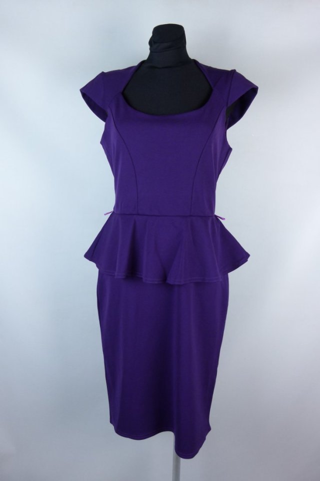 Boohoo Night sukienka z baskinką / 42