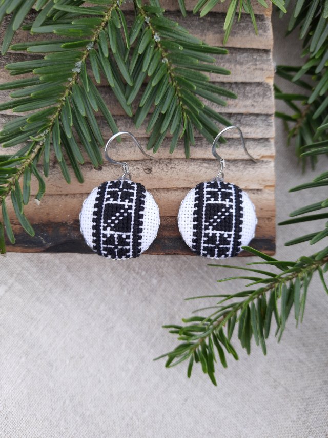 Kolczyki z haftem słowiańskim - czarne