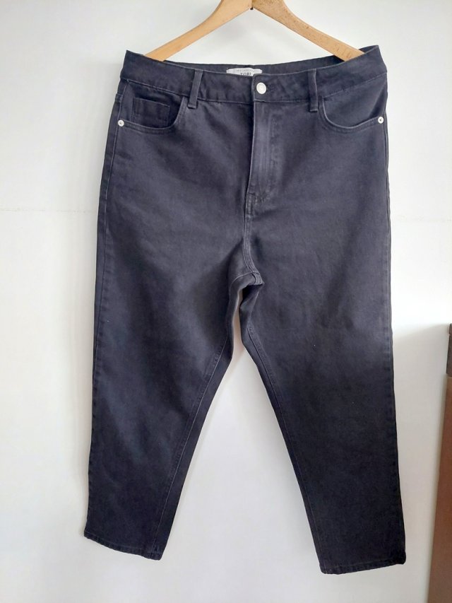 mom jeans, wysoki stan