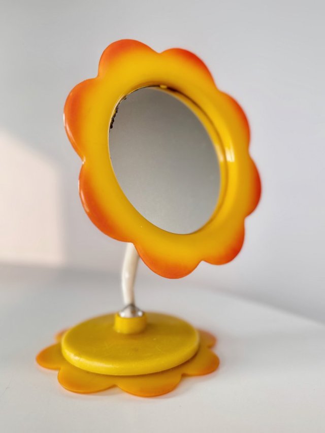 Lusterko kwiatek, którego używał Pan Kleks, klasyk PRL