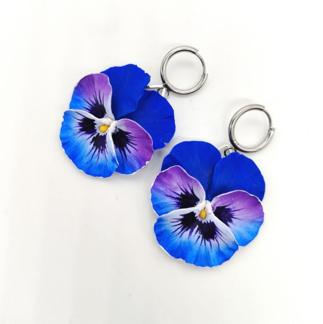 Kolczyki bratki niebiesko fioletowe wiszące – handmade, stal nierdzewna