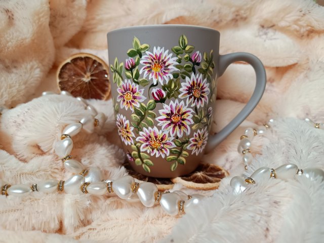 Kwiaty w rozkwicie ręcznie malowany kubek 300 ml.