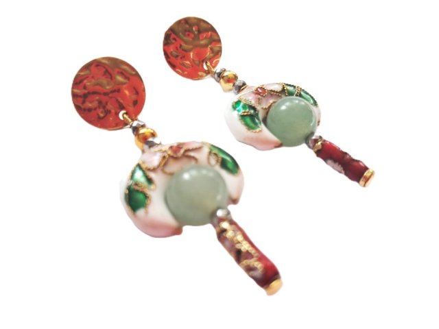 BIAŁE I CZERWONE CLOISONNE W ZŁOCIE - AUTORSKIE KOLCZYKI Z AWENTURYNEM