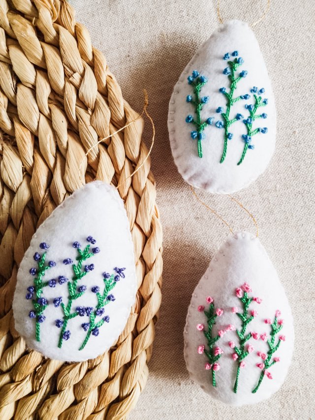 Pisanki z filcu ręcznie haftowane -komplet 3 szt.białe