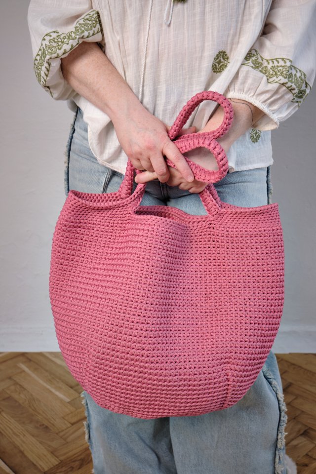 Różowa torebka szydełkowa – torba handmade na ramię