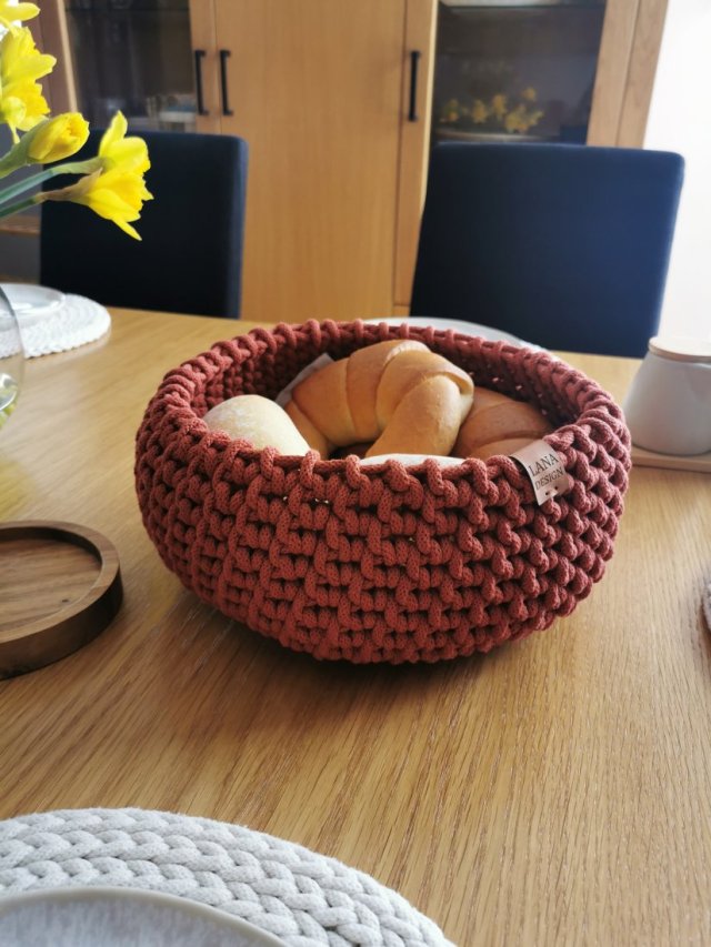 Dekoracyjny kosz do chleba na prezent