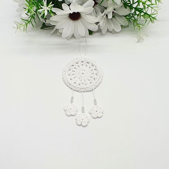 Mini zawieszka w kolorze białym