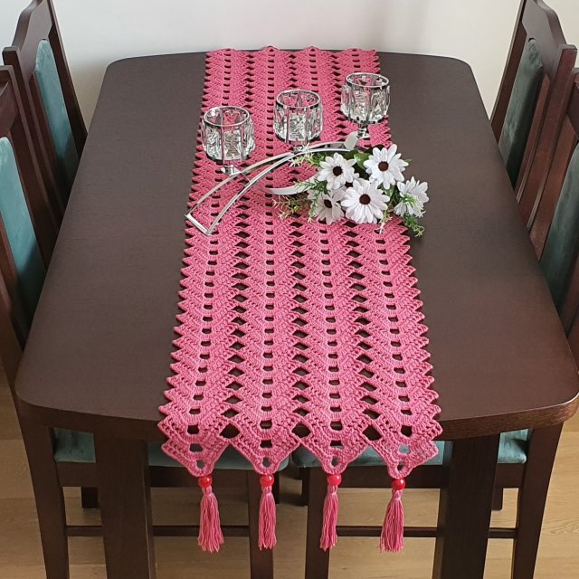 Malinowy bieżnik w stylu boho