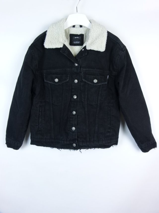 Bershka jeans dżinsowa kurtka na kożuszku / XS