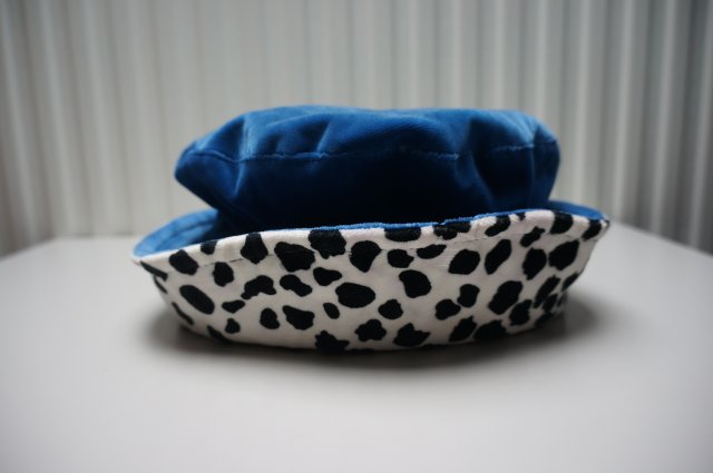 Dziewczęcy kapelusz   *2