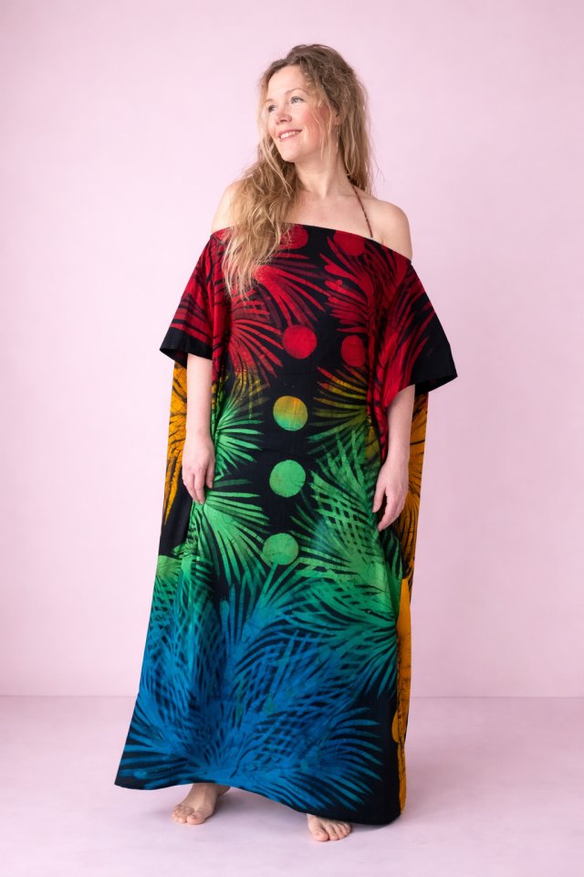 Unikatowa kolorowa sukienka bawełniana, batikowa z biżuterią