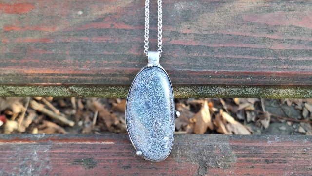 Zwykły kamień - wisiorek