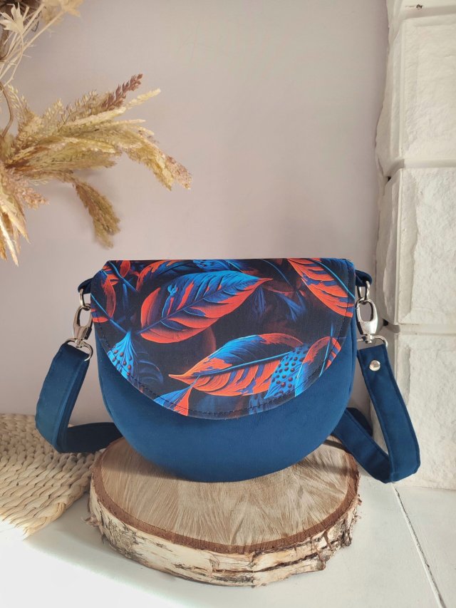 Listonoszka z klapką granat