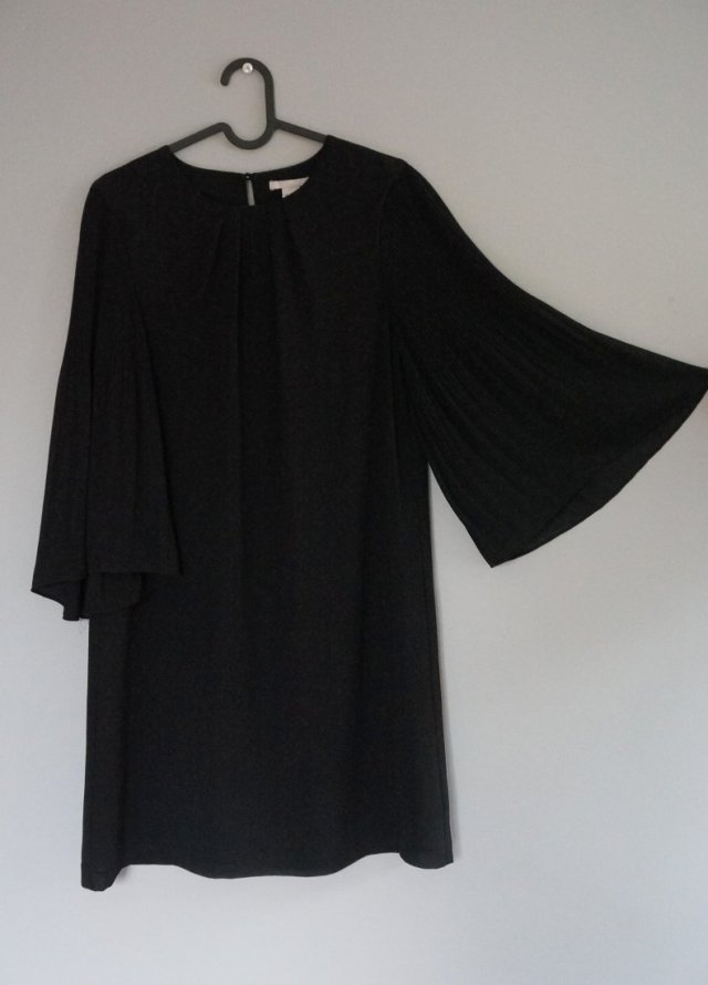Mała czarna H&M   *7