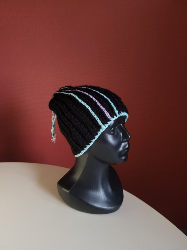 Czapka świecąca w ciemności