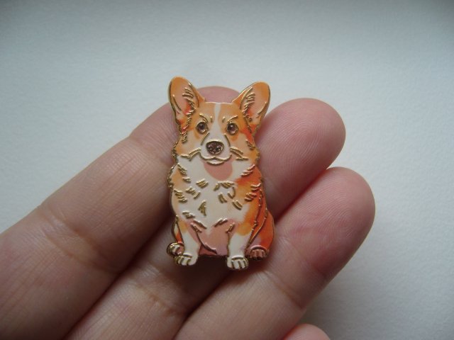 METALOWA EMALIOWANA PIN PRZYPINKA BROSZKA PIES CORGI