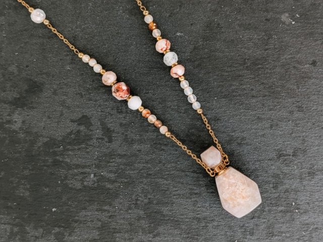 Naszyjnik butelka buteleczka perfumetka Agat sakura