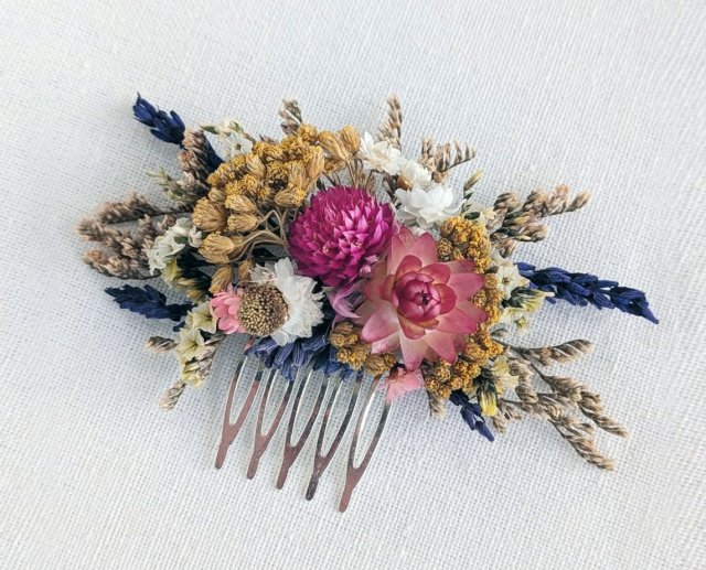 Grzebyk spinka do włosów z naturalnymi kwiatami różowa łąka