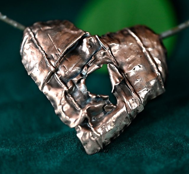 Brosza Anatomia Miłości